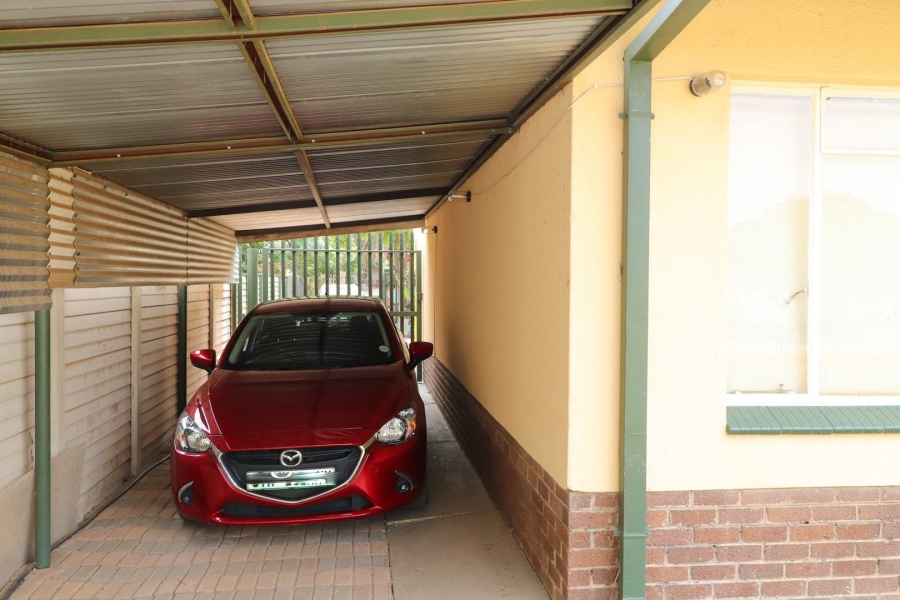 To Let 3 Bedroom Property for Rent in La Hoff North West